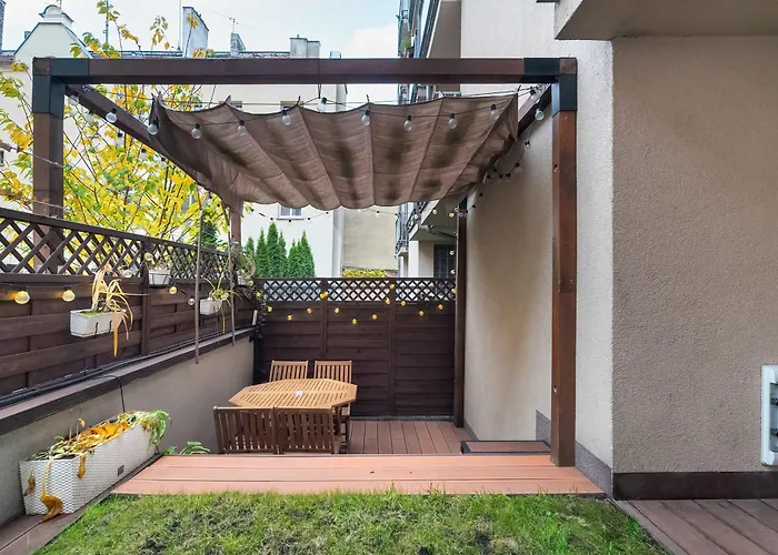 Piekny Z Ogrodkiem I Tarasem & Parking By Renters アパート ポズナン