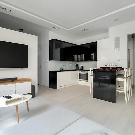 Piekny Z Ogrodkiem I Tarasem & Parking By Renters Apartman