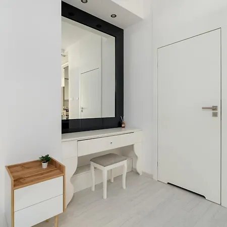 アパート Piekny Z Ogrodkiem I Tarasem & Parking By Renters