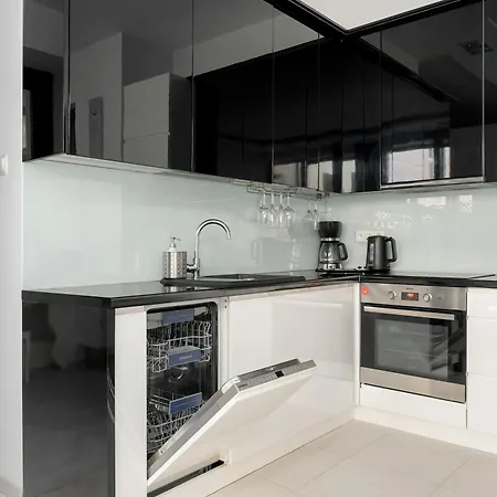 Apartment Piekny Z Ogrodkiem I Tarasem & Parking By Renters