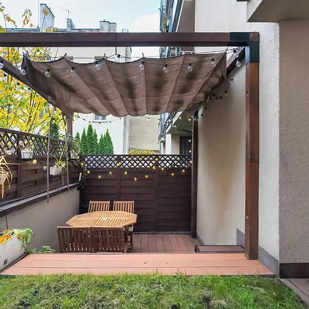 Piekny Z Ogrodkiem I Tarasem & Parking By Renters Apartman Poznań