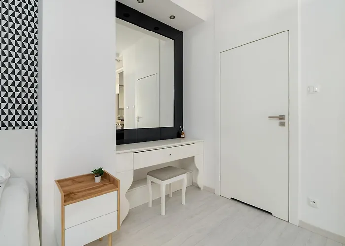 Apartman Piekny Z Ogrodkiem I Tarasem & Parking By Renters