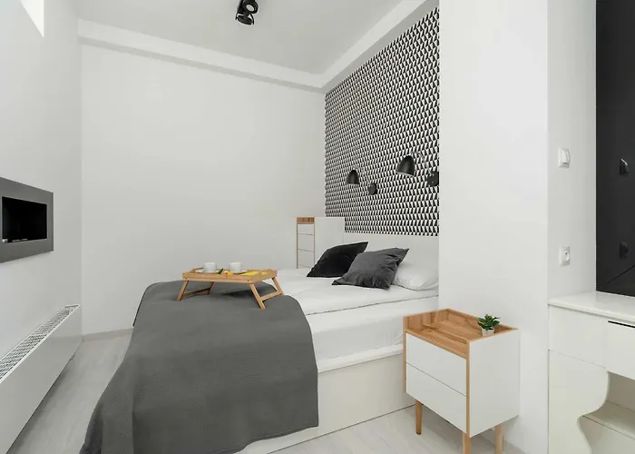 Piekny Z Ogrodkiem I Tarasem & Parking By Renters * Poznań