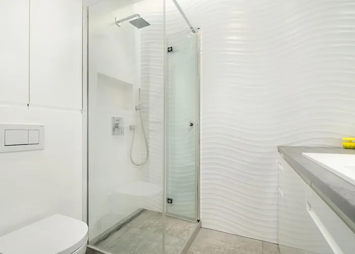 Piekny Z Ogrodkiem I Tarasem & Parking By Renters Apartment